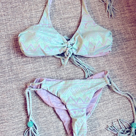 Victoria’s Secret Boho Reversible Bikini Set - Picture 2 of 3
